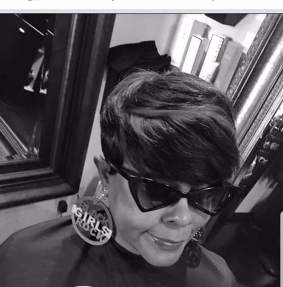 Meet your Posher, Twila